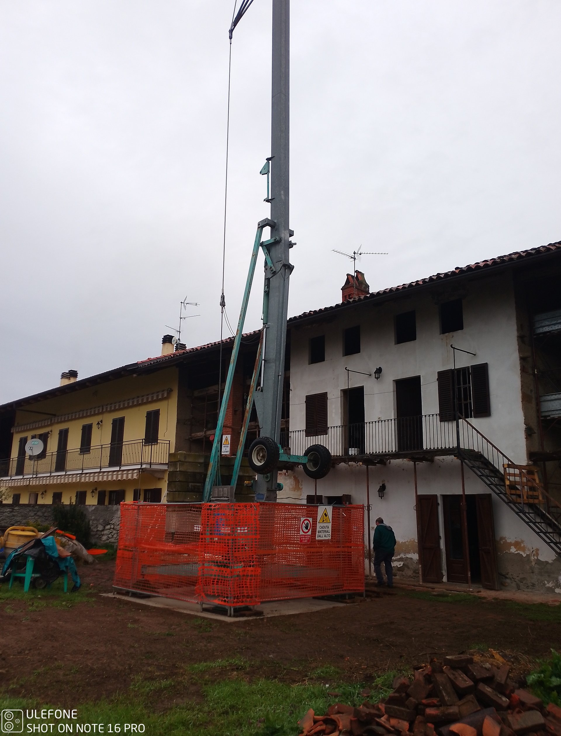 La villa prima del rifacimento del tetto — Provincia di Vercelli